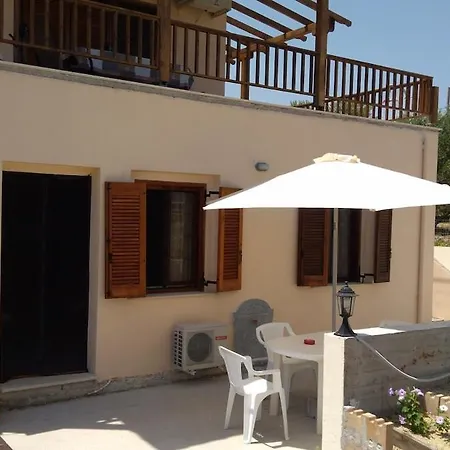 Spacious Luxury 2 Bedroom Near The Sea