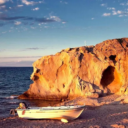 Διαμέρισμα Spacious Luxury 2 Bedroom Apartment Near The Sea *