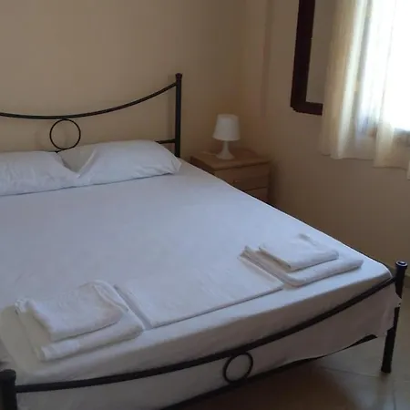 Spacious Luxury 2 Bedroom Apartment Near The Sea